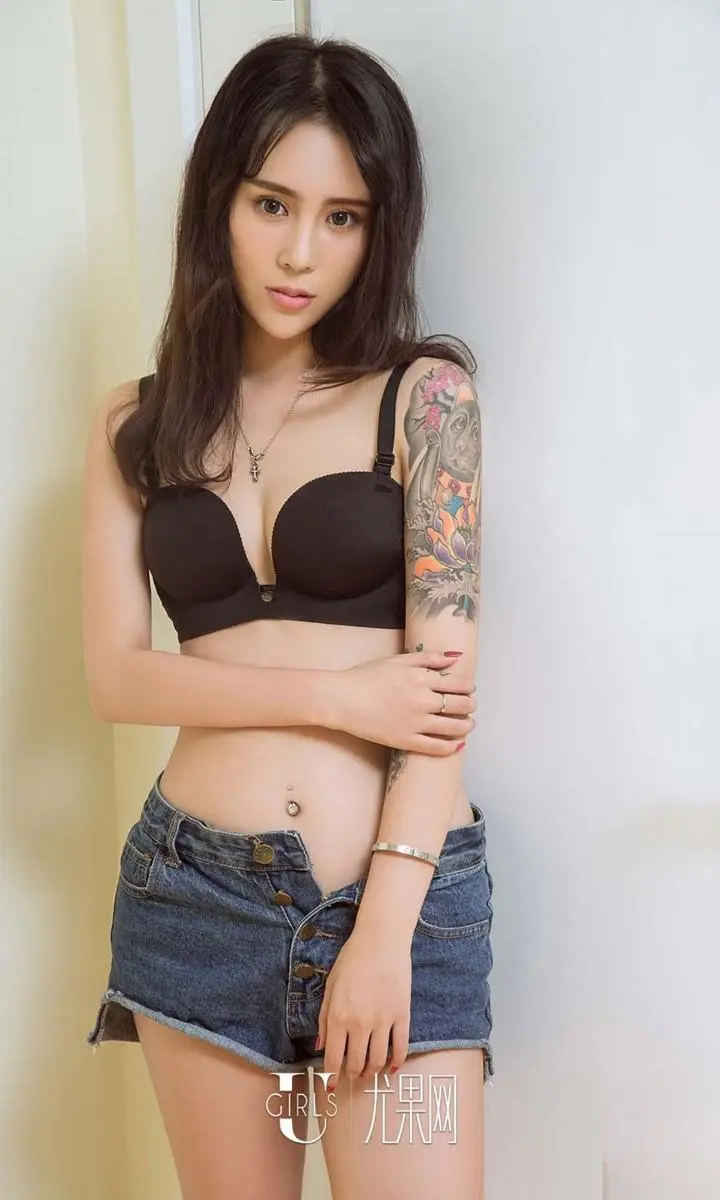 【Ugirls愛尤物系列】2016.09.17 No.487 清純花臂娘 Nicky 【40P】